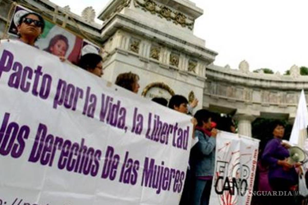 El arzobispo de Granada: &quot;Si la mujer aborta, el varón puede abusar de ella&quot;