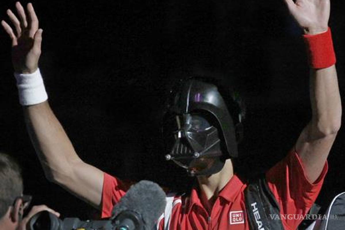 Por Halloween, Djokovic salta a la cancha como Darth Vader