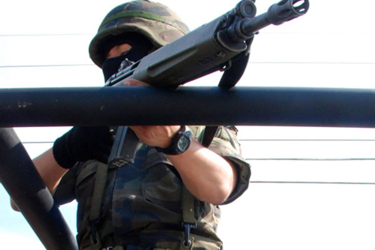 Armamento importado por Sedena &quot;se desvía&quot; hacia grupos criminales: Wikileaks