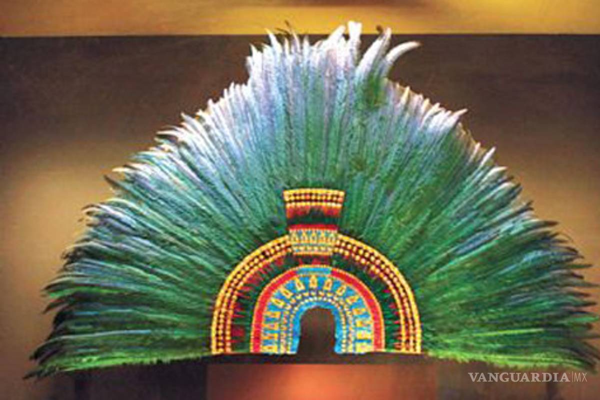 Viena pide pieza de arte plumario por el penacho de Moctezuma