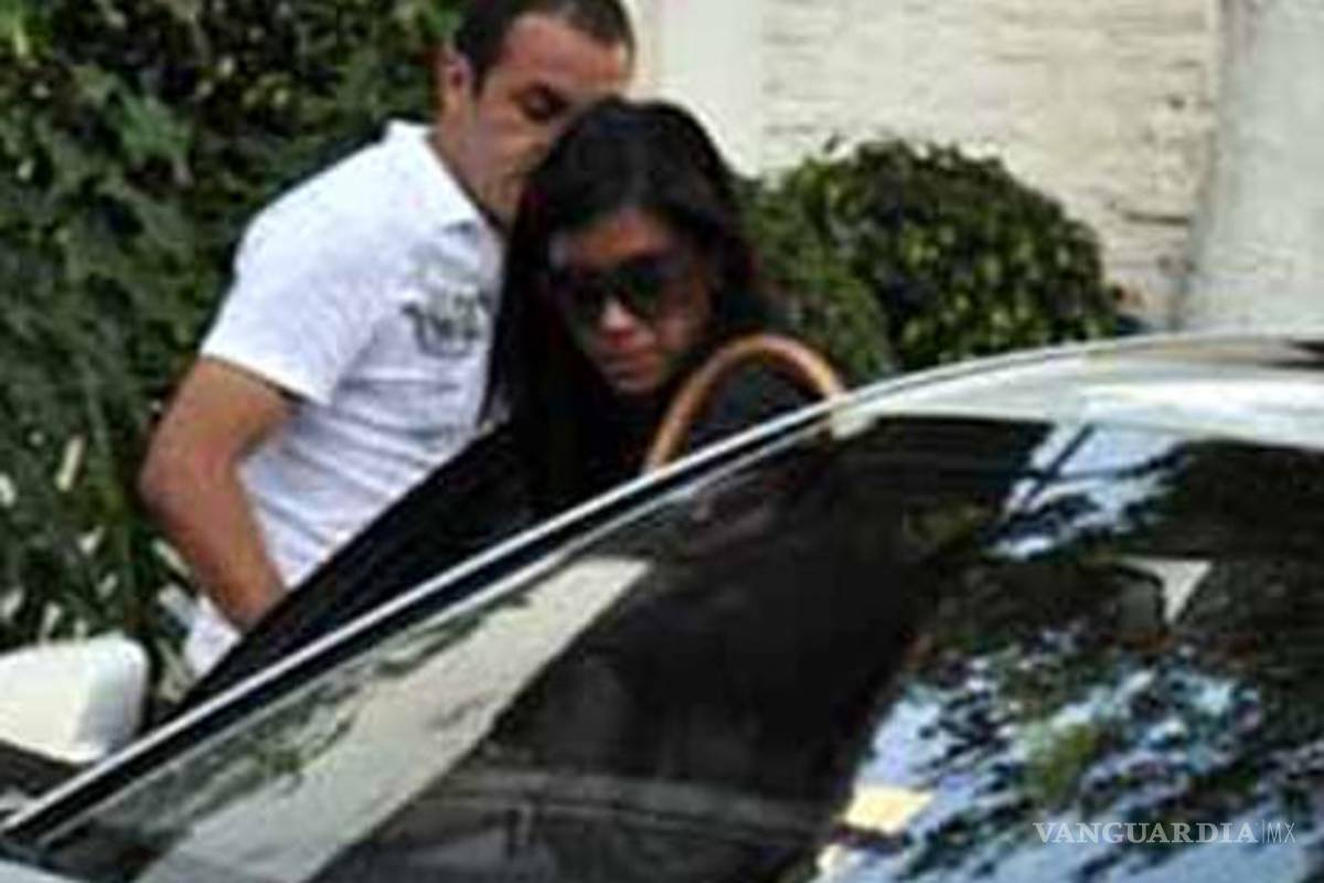 El `Cuau' muy amistoso con ex esposa de Pável Pardo