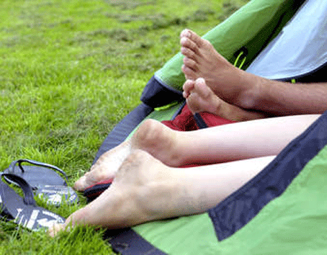 Gays adolescentes de Holanda salen cada vez antes del closelt