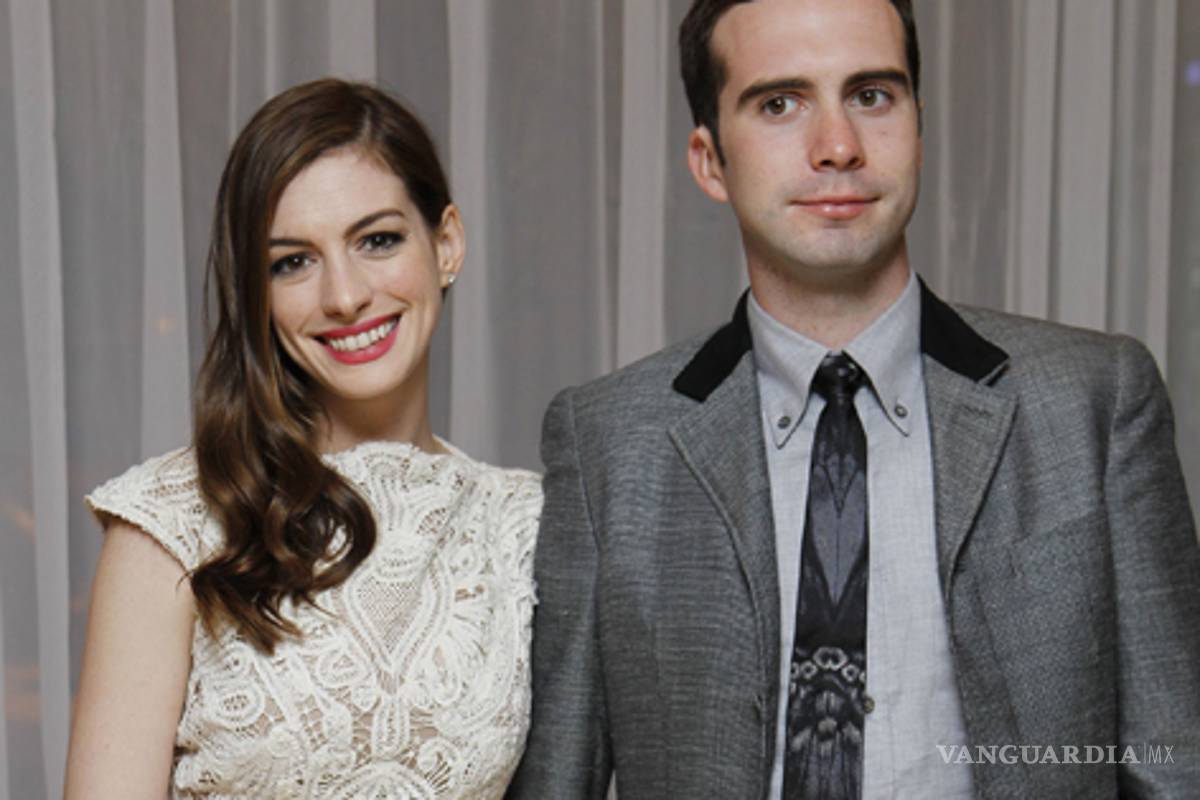 Anne Hathaway se casará con Adam Shulman