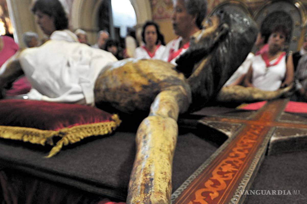 Polémica: Conductor de radio presume video exclusivo donde Santo Cristo de Saltillo abre los ojos