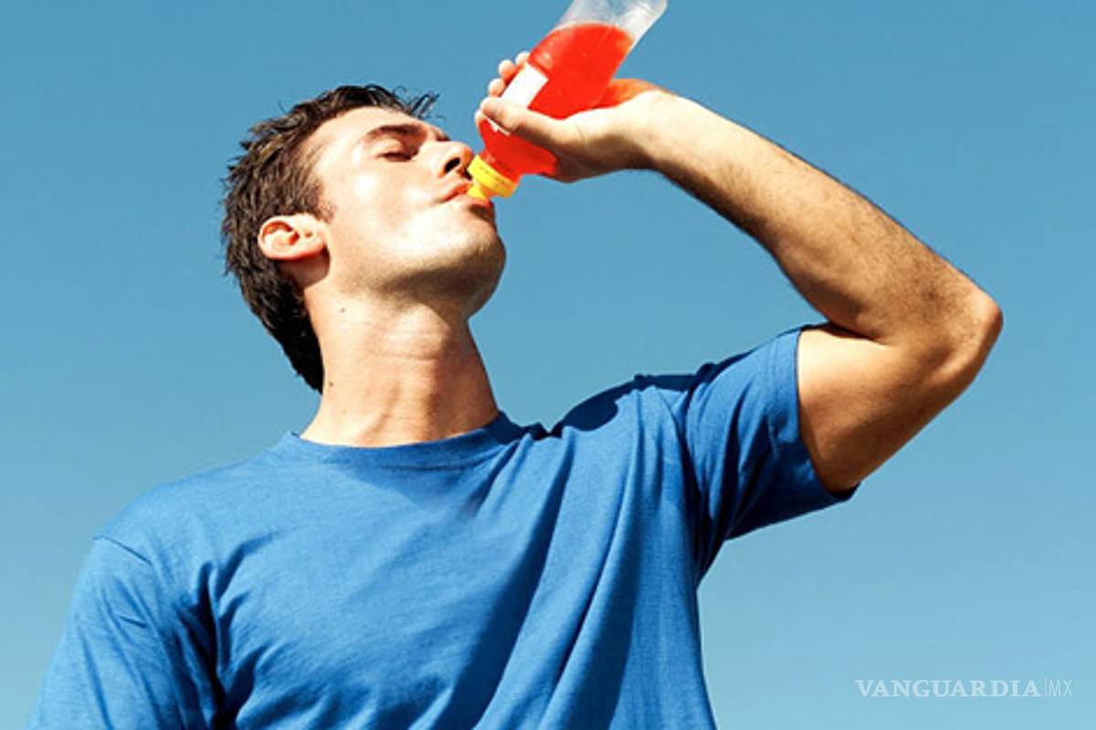 La hidratación en el futbol es un invento de las televisoras: Expertos