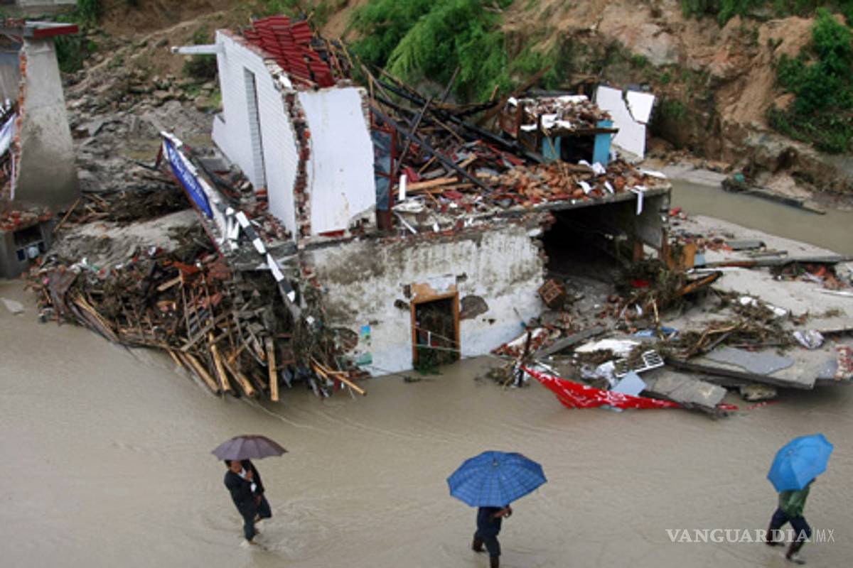 Inundaciones chinas dejan 105 muertos y 63 desaparecidos