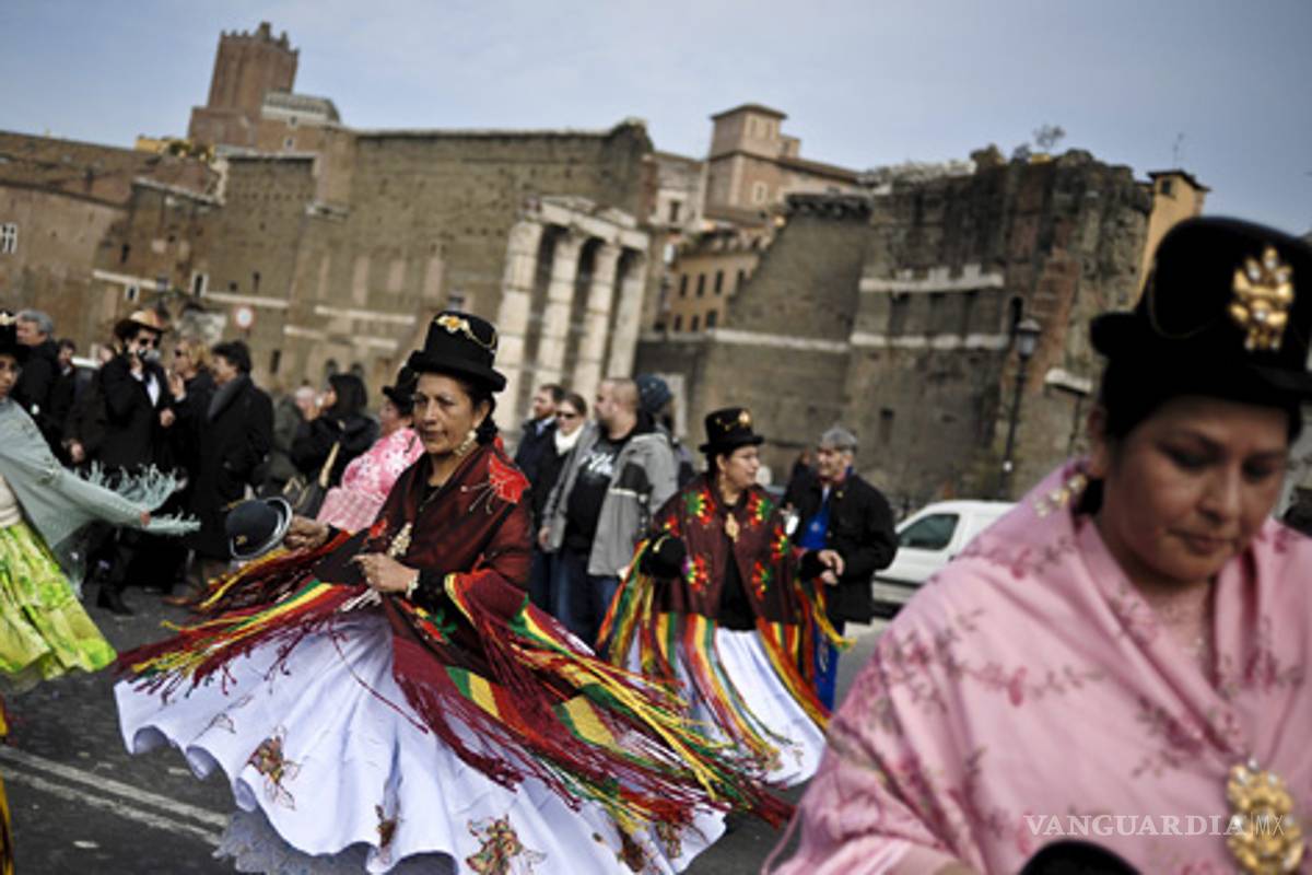 Resucita Roma el carnaval más antiguo del mundo