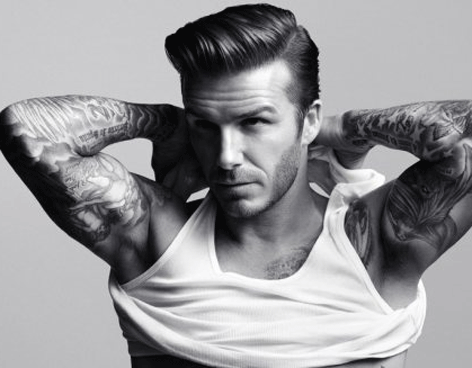 David Beckham anuncia ropa interior casi desnudo
