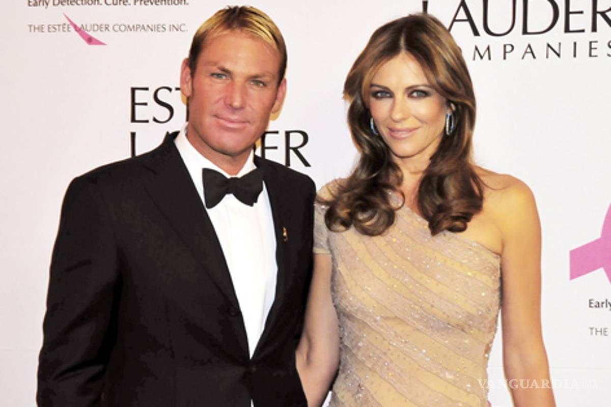 Elizabeth Hurley se casa con Shane Warne