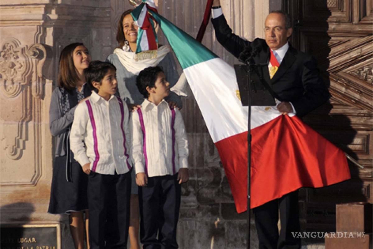 Multitud lanza improperios al Presidente en el acto de Dolores