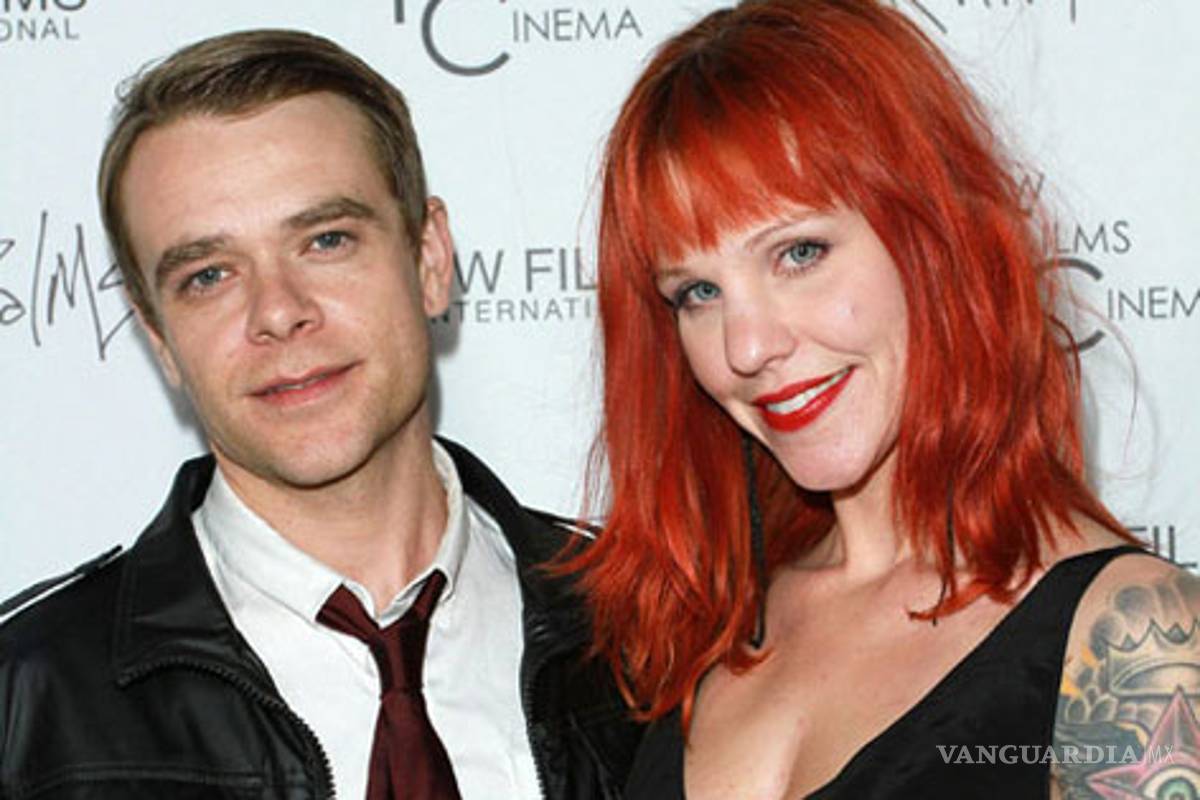 Esposa del actor Nick Stahl abandona su búsqueda