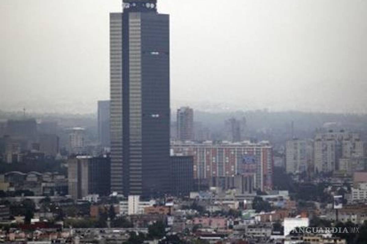 Olor a comida descompuesta provoca desalojo de Pemex