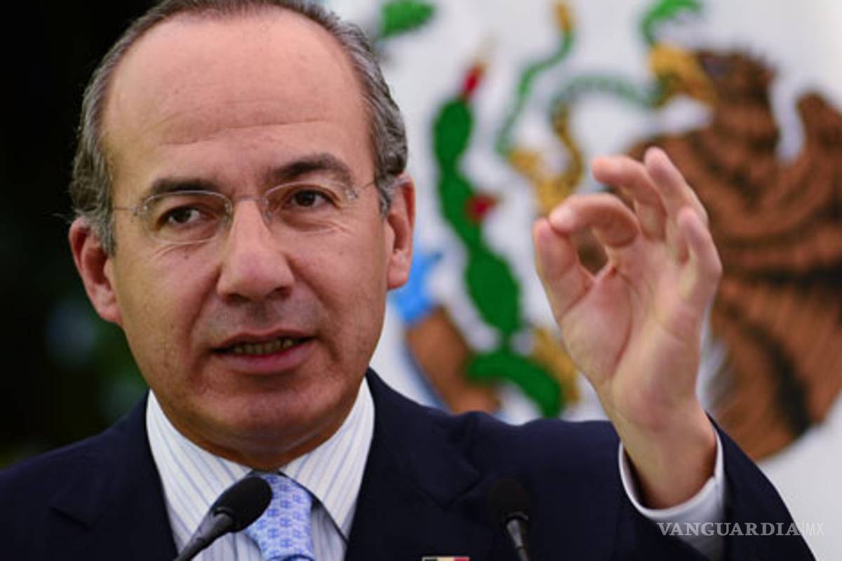 Calderón amplía programa de Primer Empleo