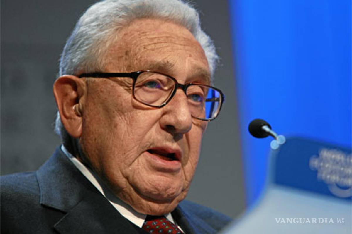 La UE tiene un año para resolver su crisis: Kissinger