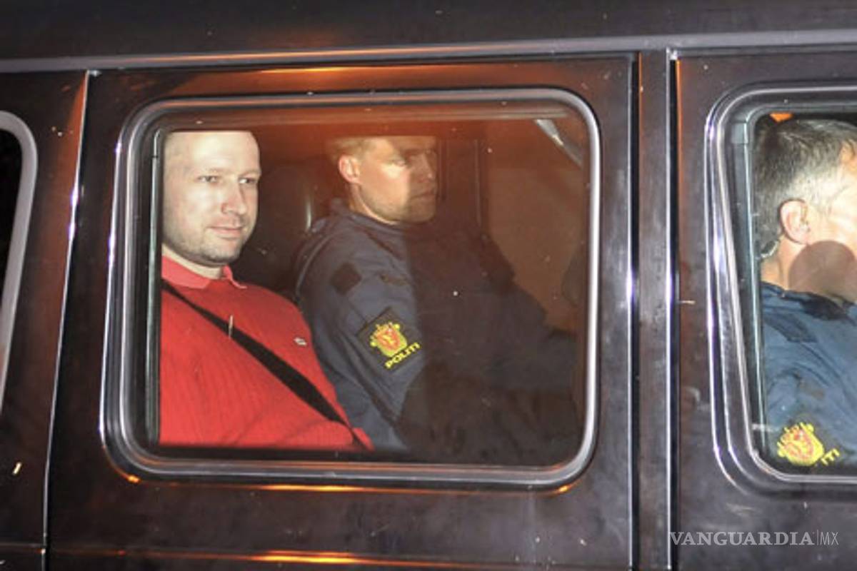 Breivik regresa a Utoya para reconstruir masacre