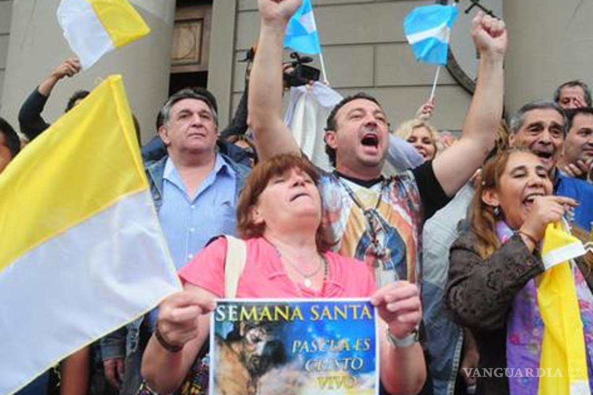 Cuestionan en Argentina la conducta del papa durante la dictadura