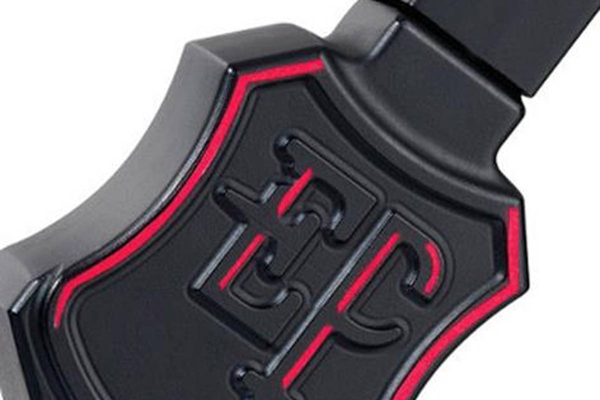 Le llueven burlas a fragancia de Espinoza Paz en Twitter