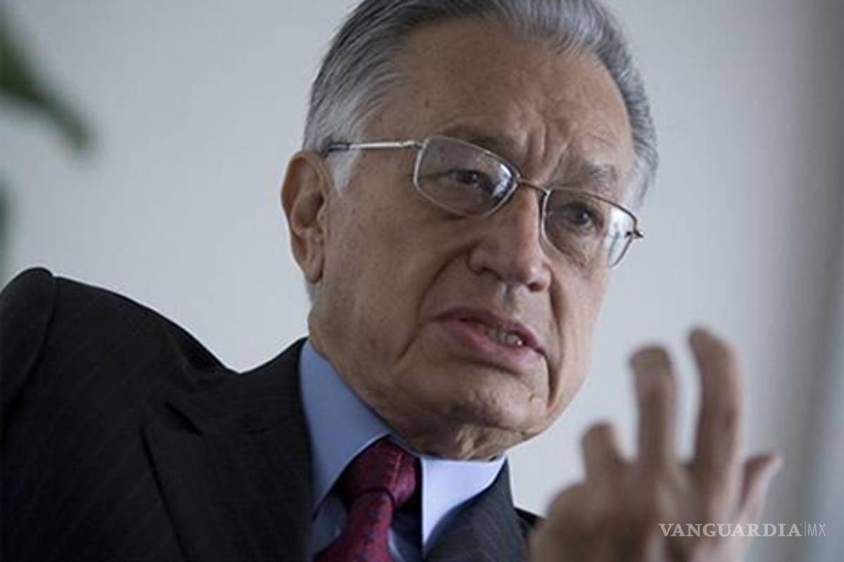 Bartlett da un repasón en el Senado a Javier Lozano