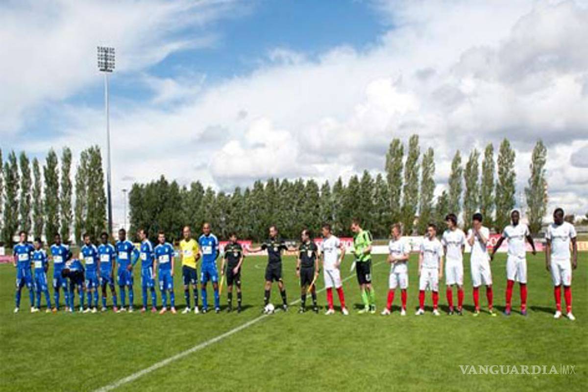 Juegan con ocho y les meten cuatro goles