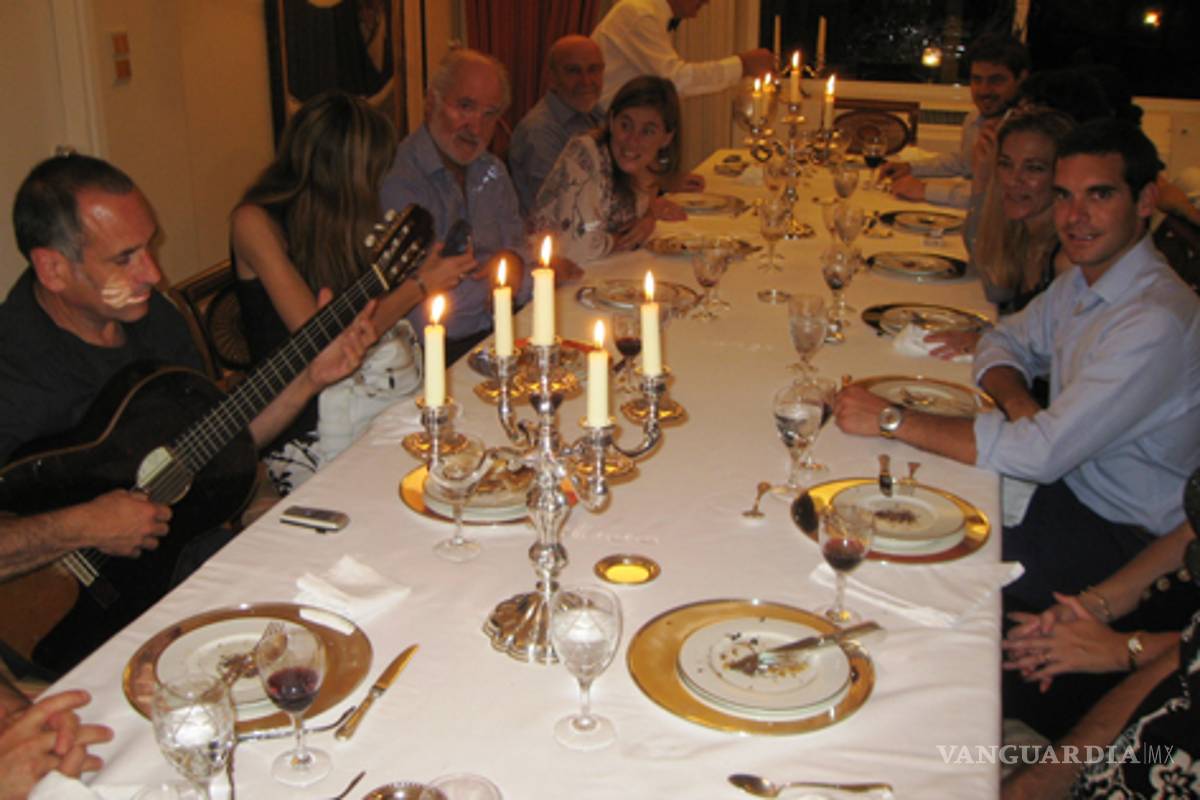 Mexicanos comen 50% más en fiestas decembrinas