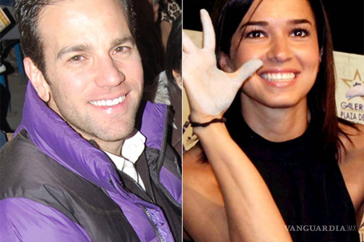 Laura G y Carlos Loret sí estuvieron solos: mesero