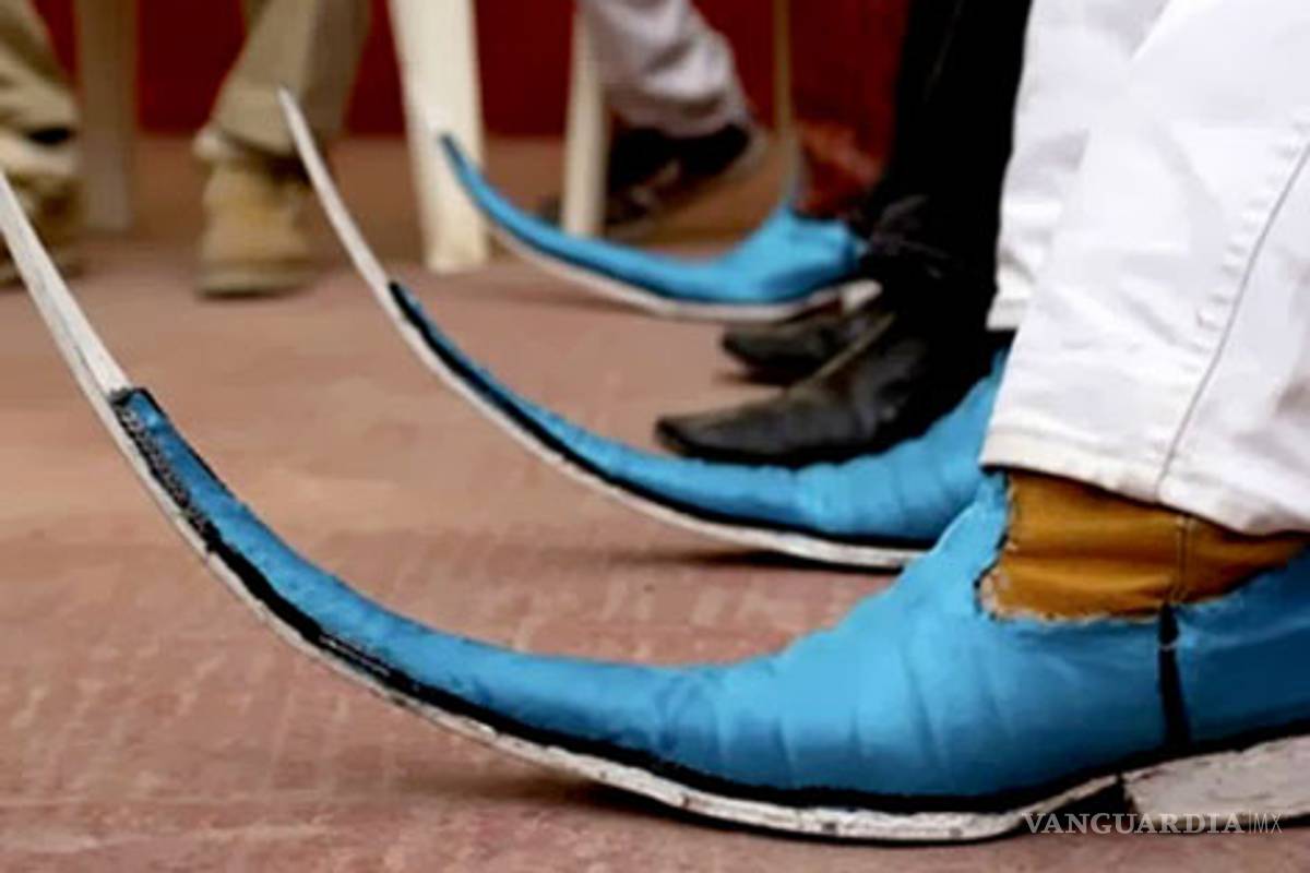 Botas picudas causan furor en México