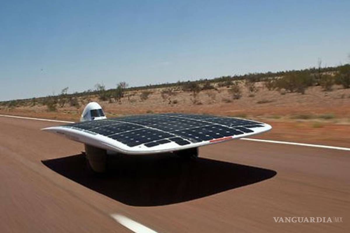 Japón gana carrera de autos solares en Australia