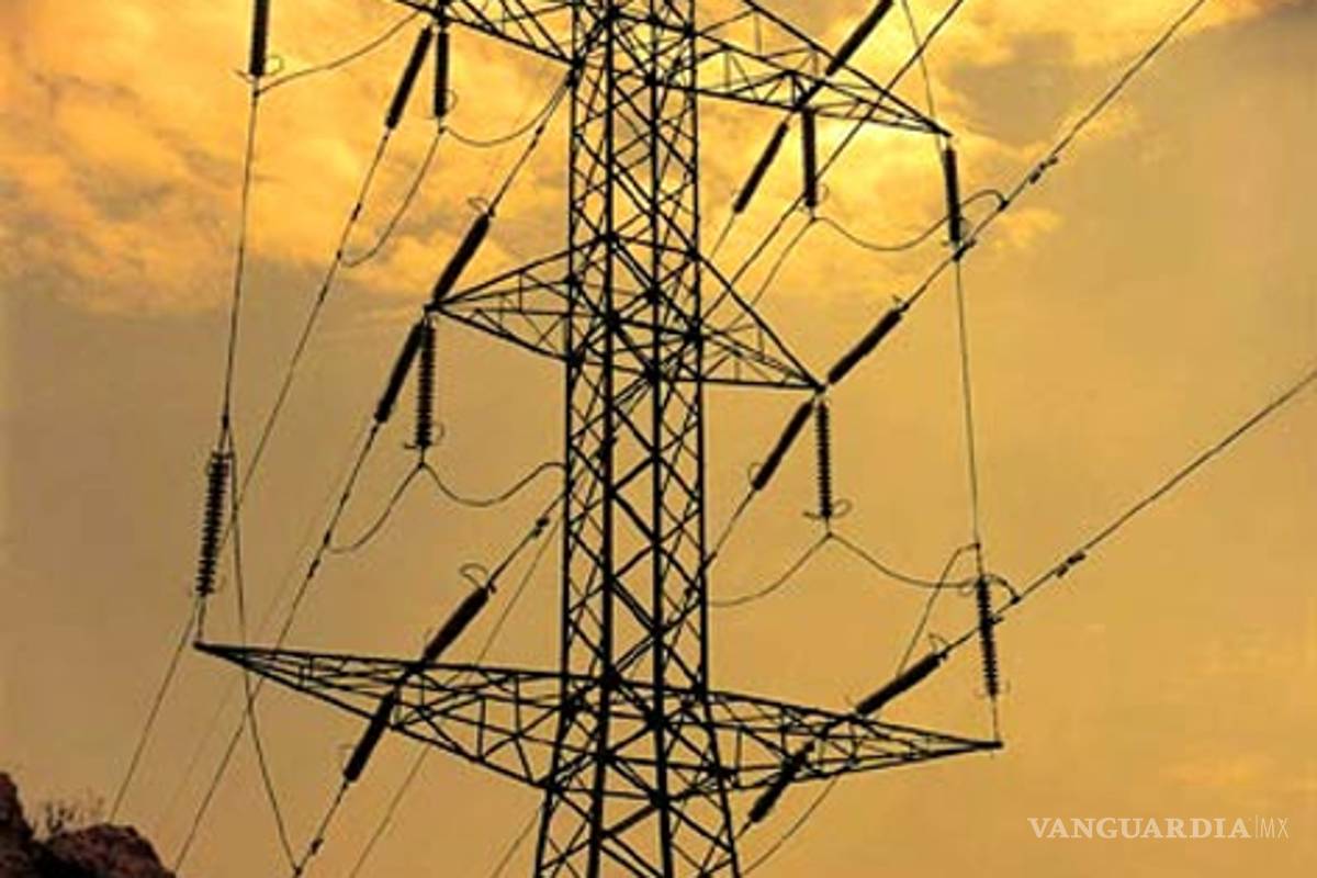 El gobierno pretende privatizar el servicio eléctrico, denuncia el PRI