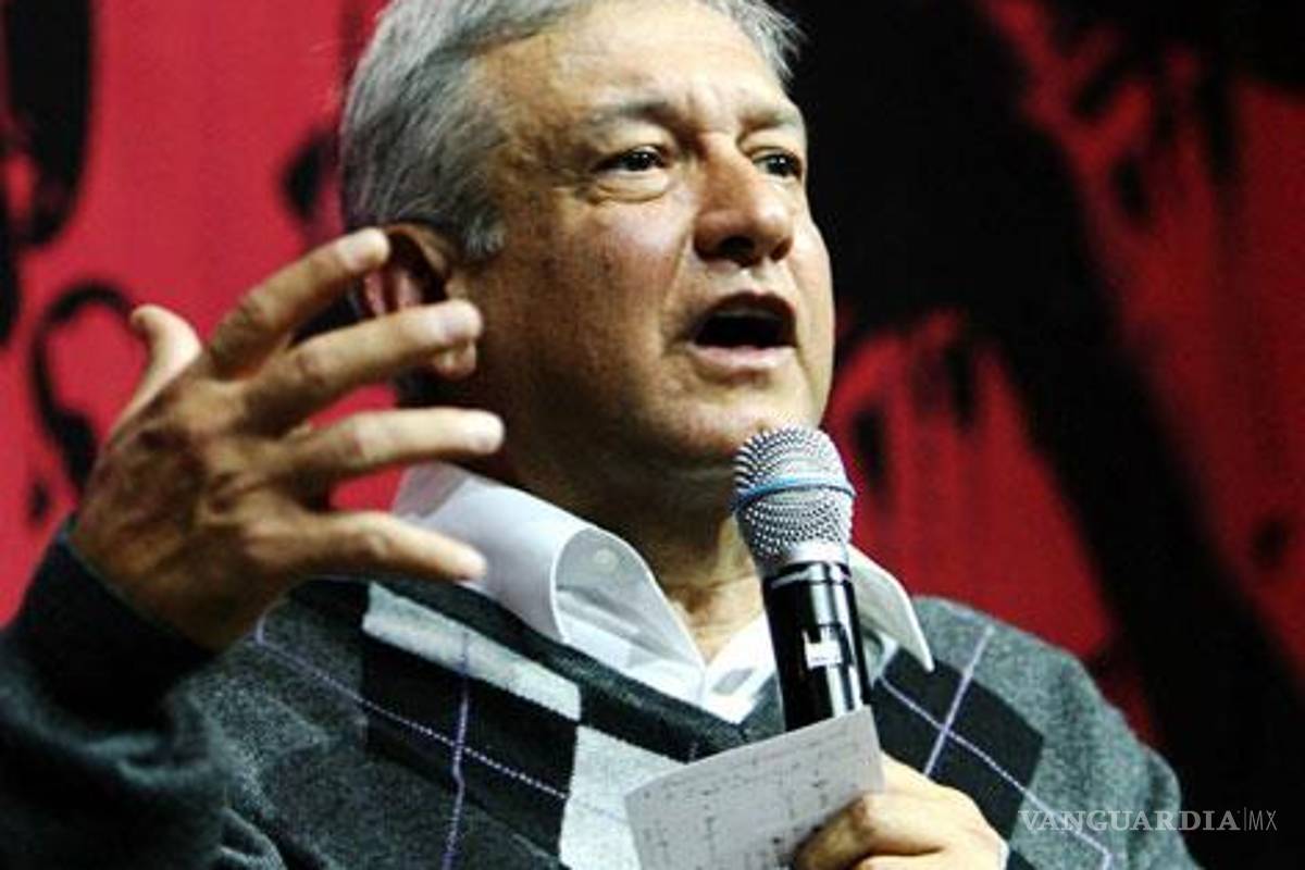 AMLO acusa a Peña de pactar puestos con Elba Esther