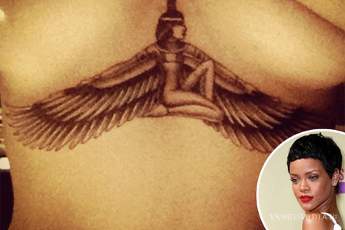 Rihanna presume tatuaje bajo el pecho
