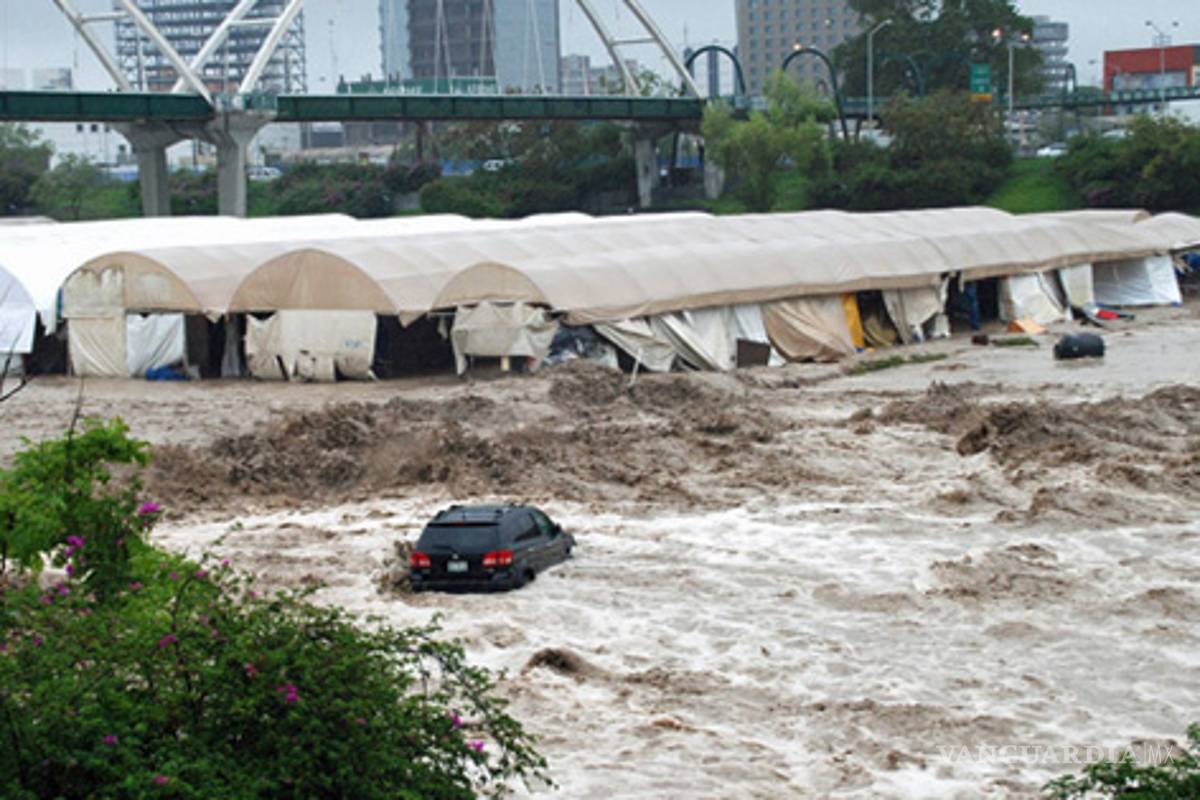 Alex devasta a Monterrey