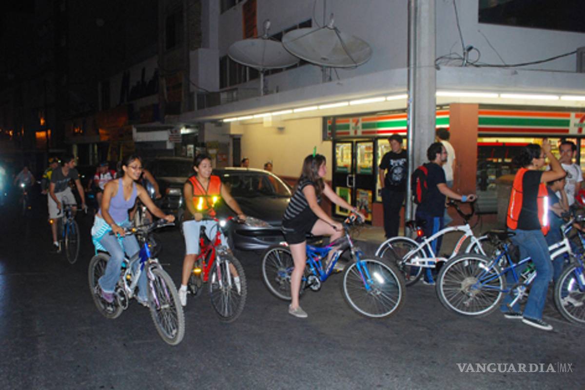 Pasean en bici más de 100 en Saltillo