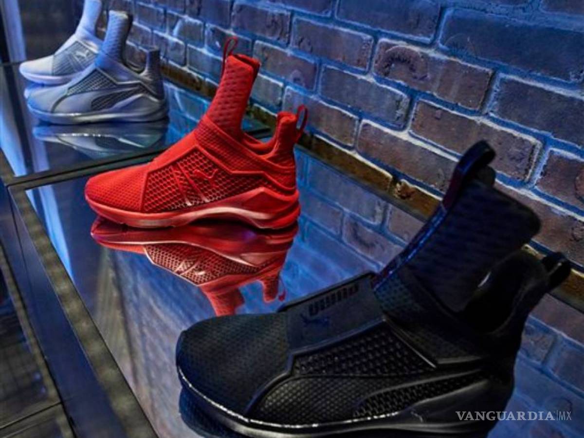 $!"Si los locos Addams hicieran ejercicio usarían mi nueva colección de ropa": Rihanna