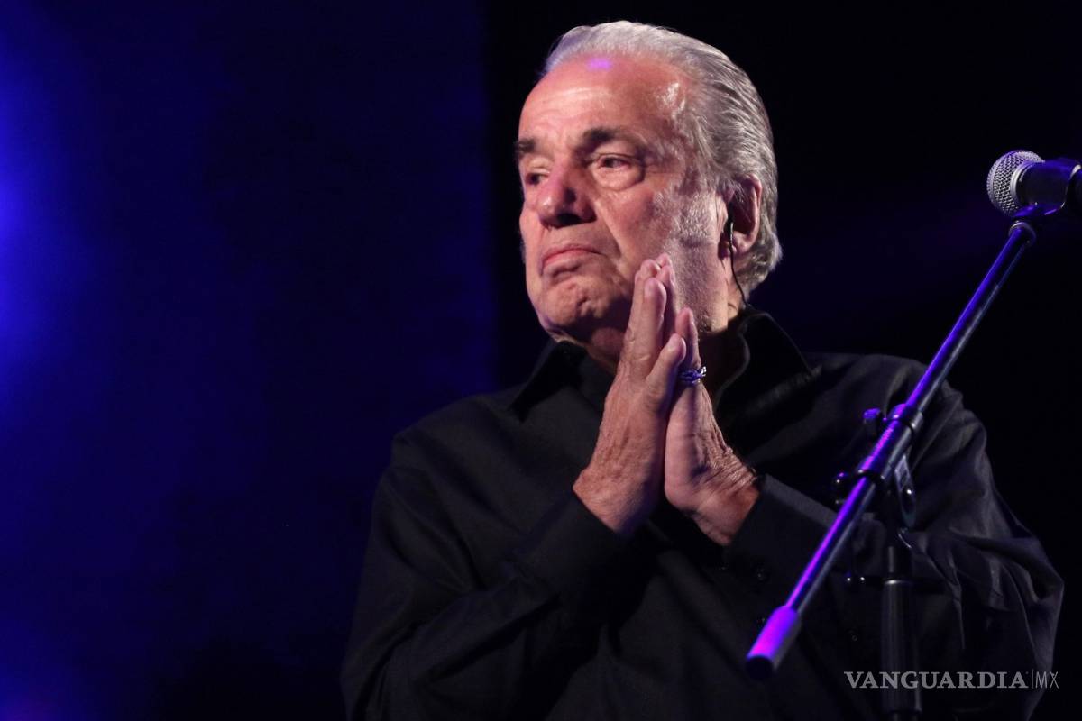 El oficio del cantante; Óscar Chávez, lo suyo era la música y guitarra en mano