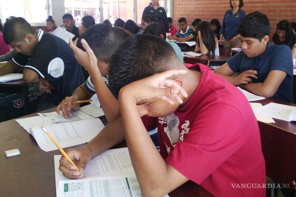 Capacitan a estudiantes en aplicaciones de celular