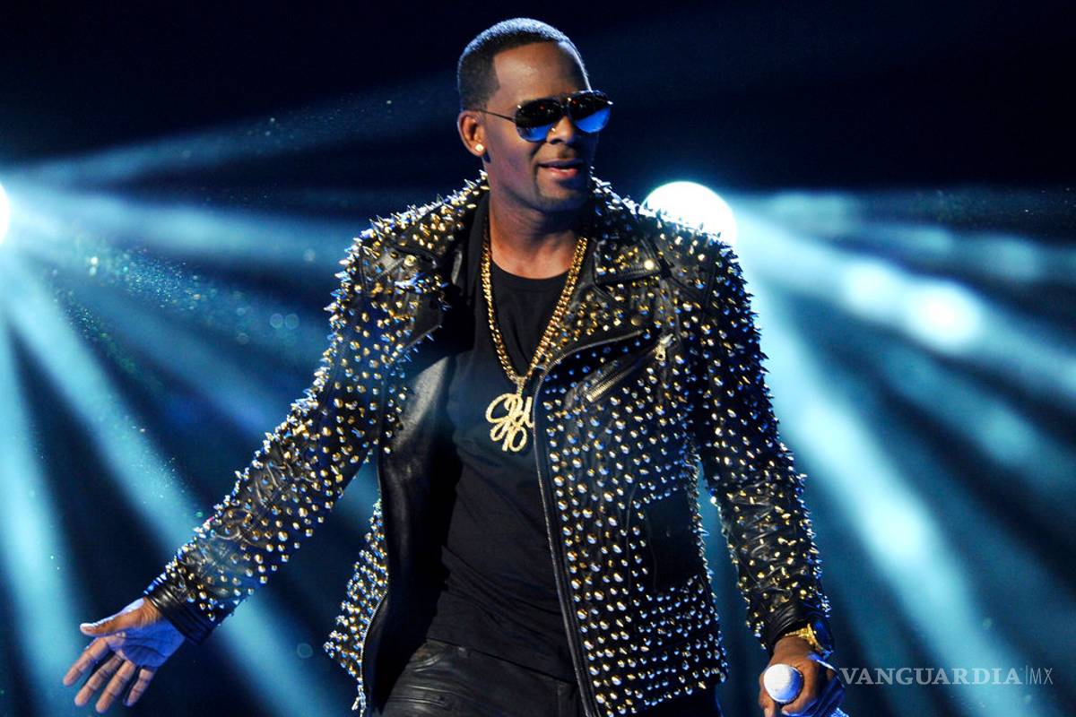 Hombre de Georgia acusa a mánager de R. Kelly por amenazas