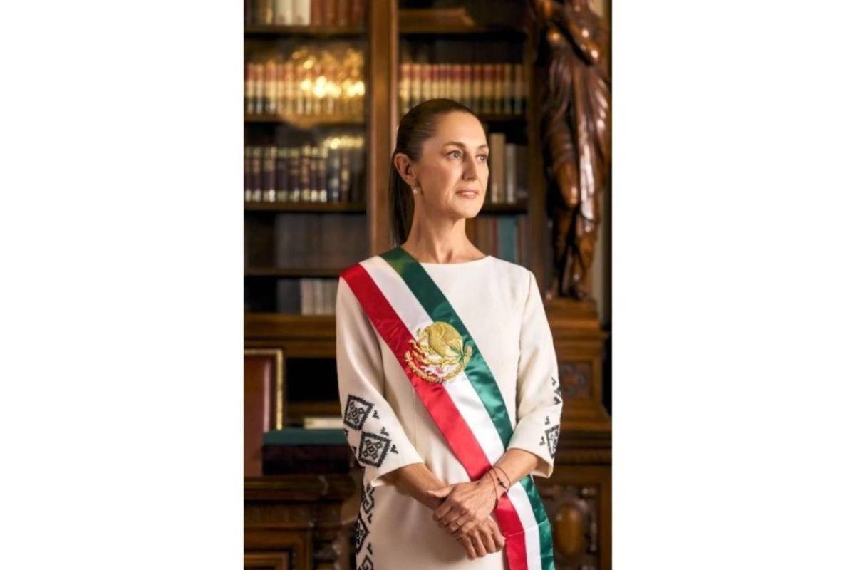 La presidenta de México, Claudia Sheinbaum, reveló su foto oficial con video del ‘detrás de cámaras’
