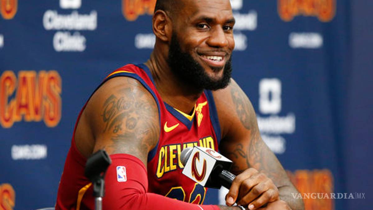 'Si yo fuera dueño de un equipo de la NFL mi QB sería Kaepernick'; LeBron James