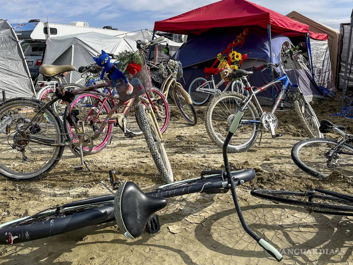 $!La única manera de salir es caminando durante kilómetros hasta la carretera más cercana.
