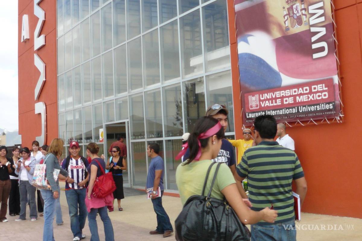 Ni título ni cédula entrega UVM a egresados en Saltillo