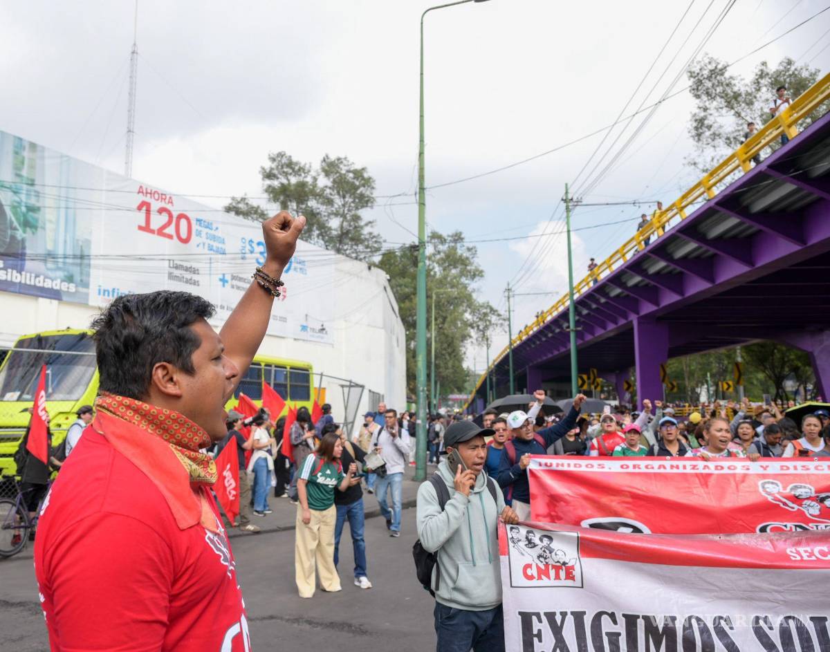 $!Ayer, el magisterio disidente volvió a presionar con manifestaciones en la jornada de arranque del Mundial.