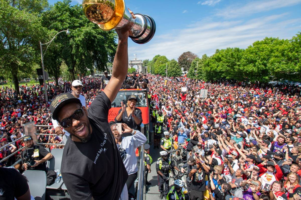 'No es momento para estresarme': Kawhi Leonard aún no piensa en su futuro equipo