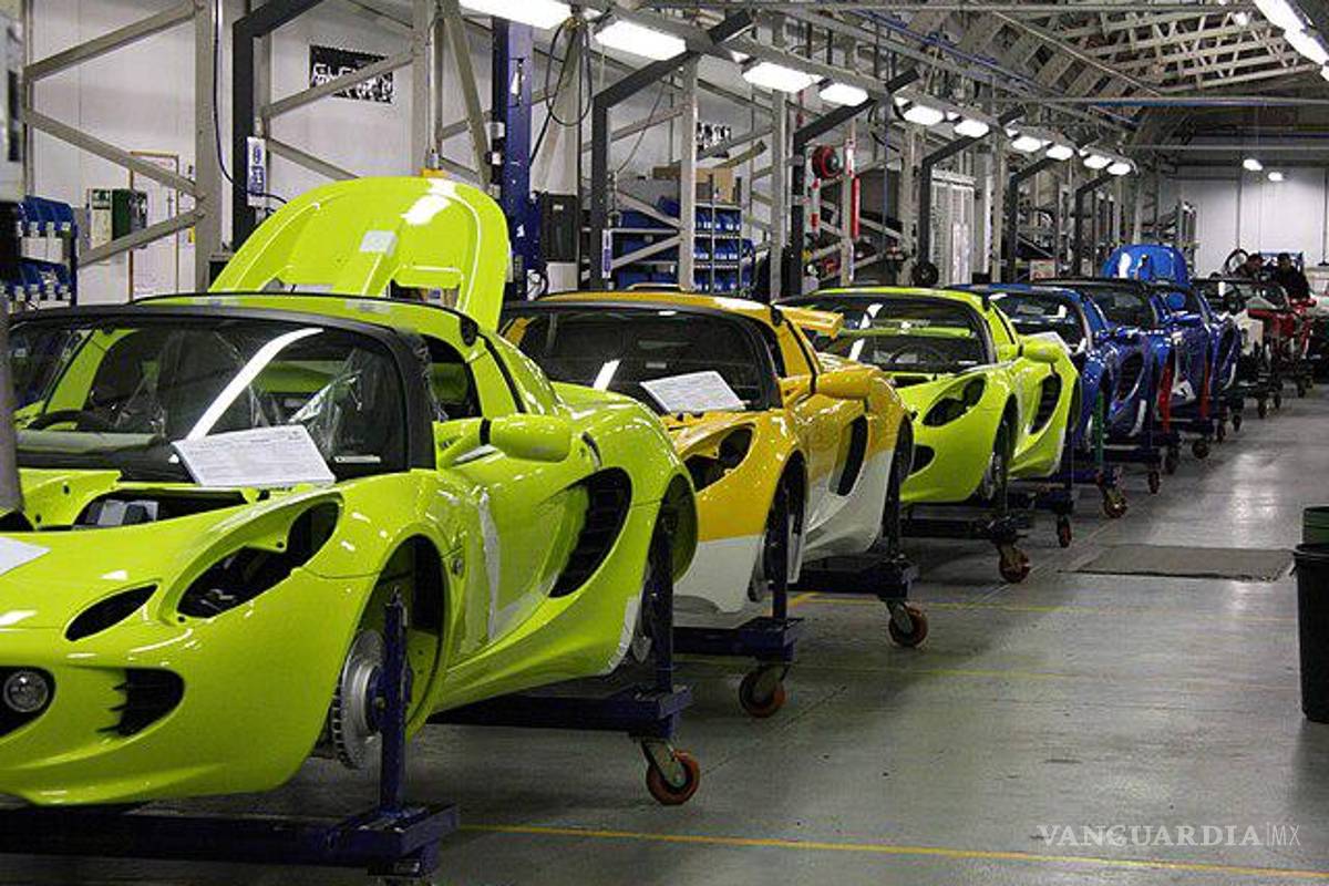 Aranceles obligarían a migrar la mitad de la industria automotriz en dos años