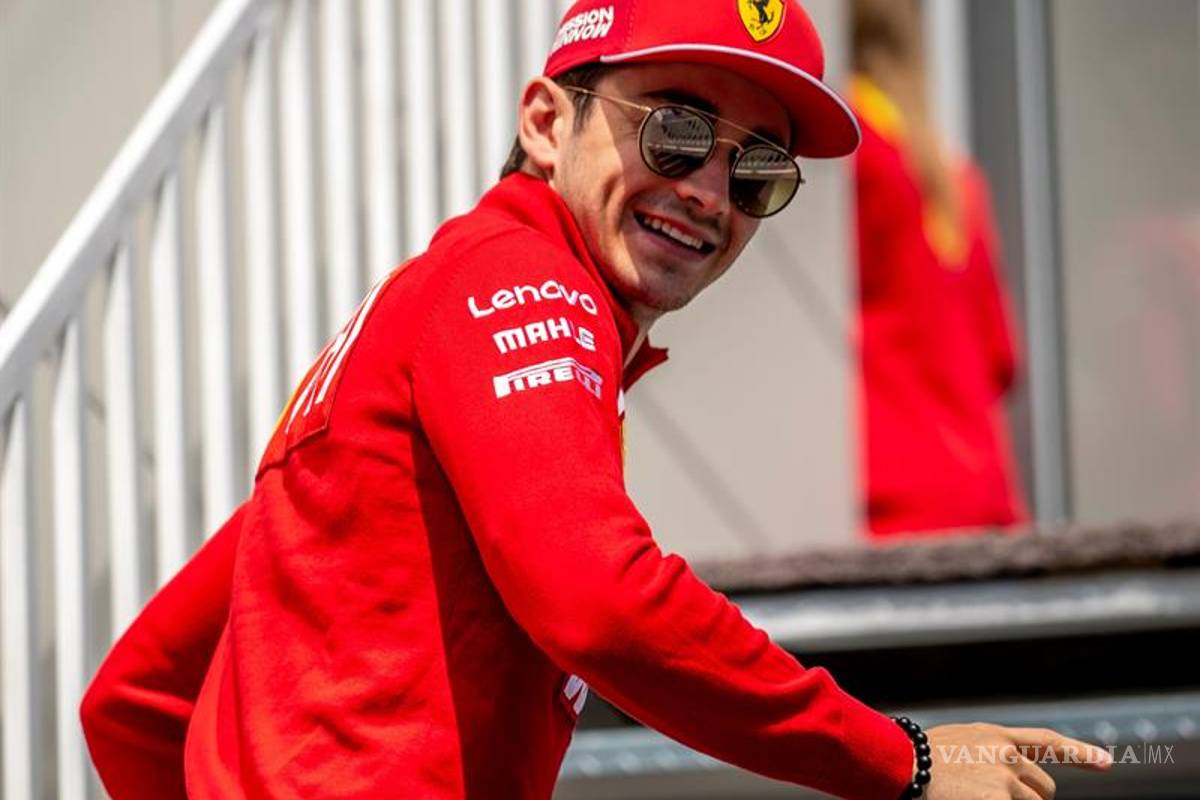 Leclerc sorprende y aventaja en los entrenamientos libres en Azerbayán