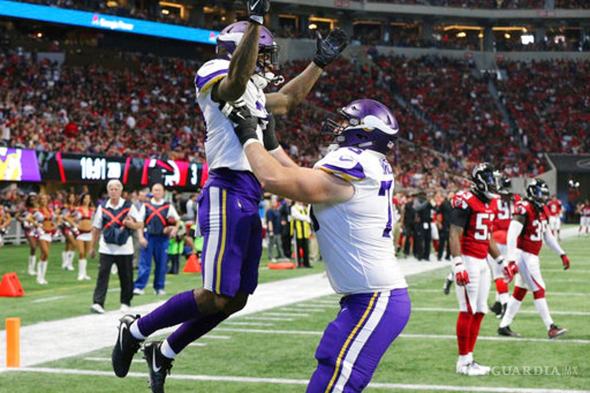 Vikings despluman a los Falcons