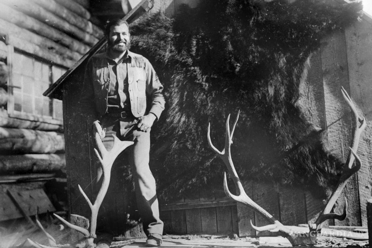 Nuevo documental de Hemingway revela su reputación de misógino, alcohólico y aventurero