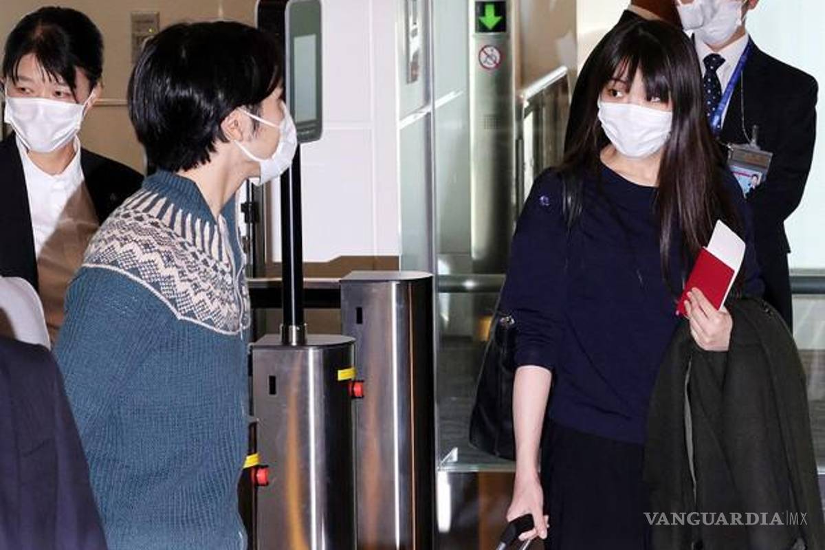 Tras abandonar la realeza, exprincesa de Japón y su esposo llegan a Nueva York