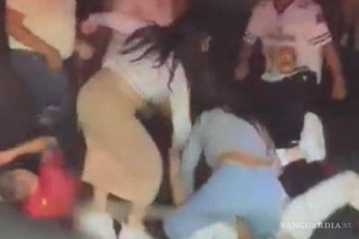 Se armó tremenda pelea campal en la autopista México-Puebla (videos)