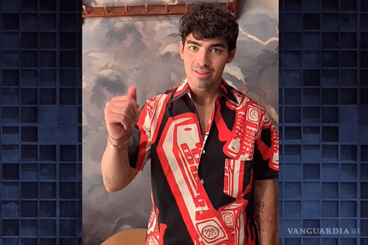 $!Sophie Turner revela quién dejó el vaso de Starbucks en episodio de GOT