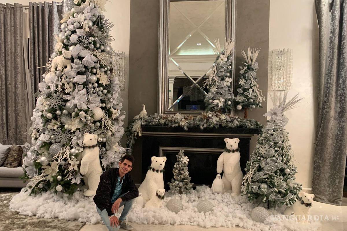 El arte y negocio de decorar pinos de Navidad persiste en Saltillo